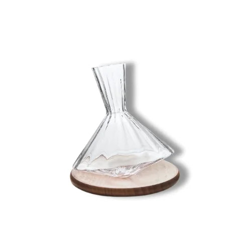 Decanteur à whisky avec un spiritueux à l'intérieur