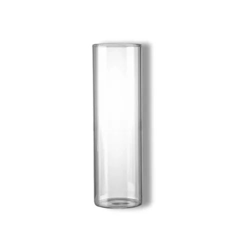 Un verre à whisky tube minimaliste, au design épuré et contemporain, parfait pour sublimer vos cocktails ou spiritueux.